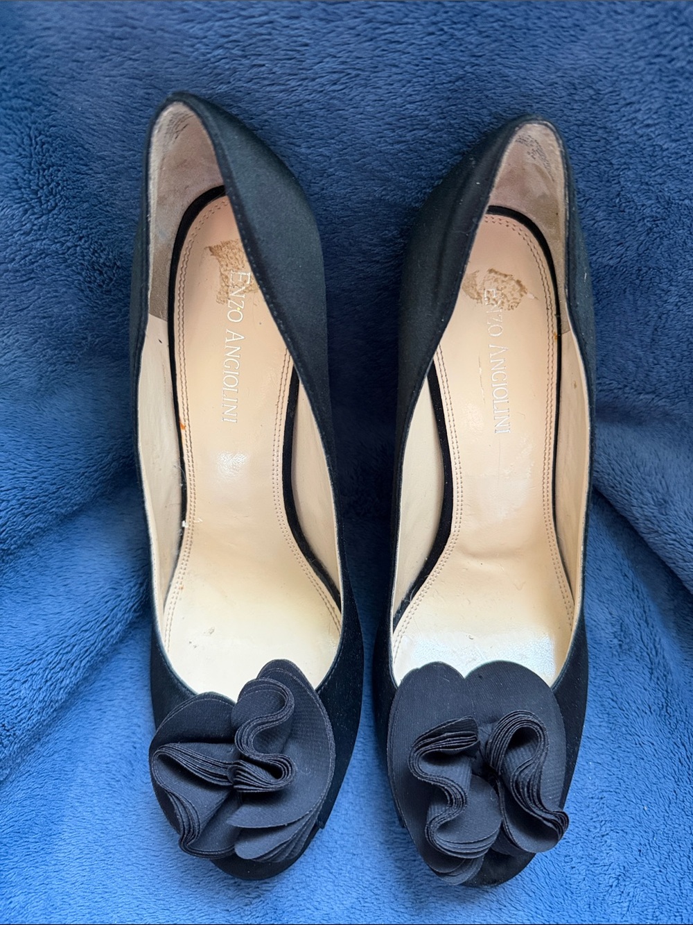 Enzo Angiolini Black Floral Accent Pumps
